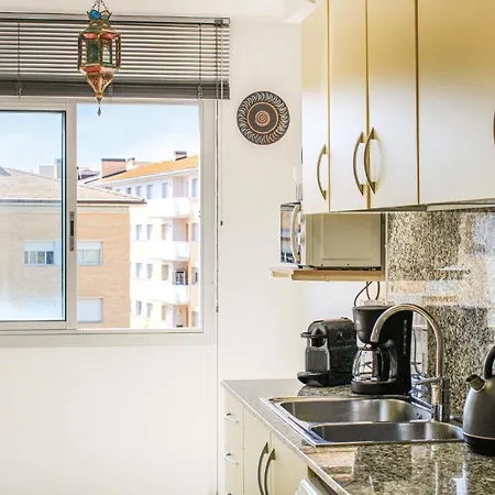 Apartman Stunning In With Kitchen Tossa de Mar